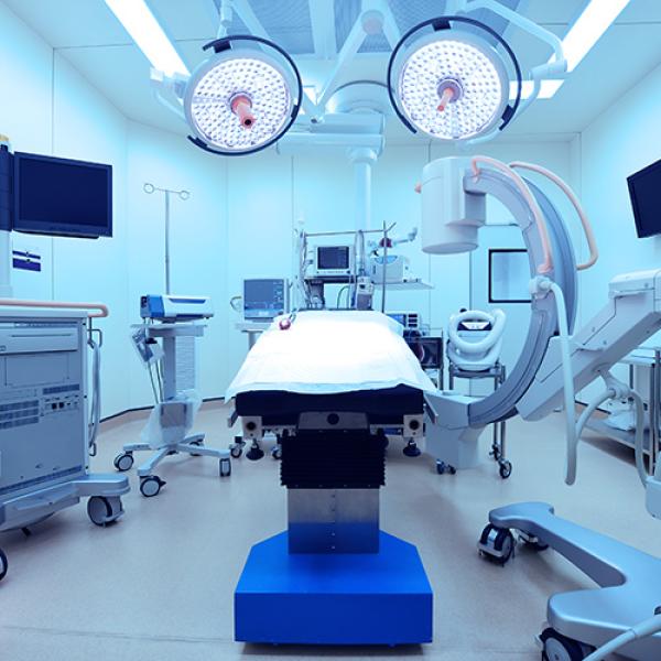 Operating theatre with medical devices