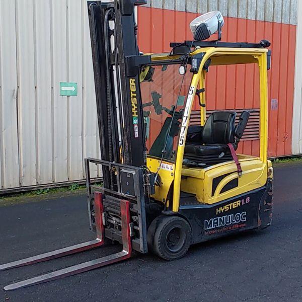 Forklift using LiftTrak technology