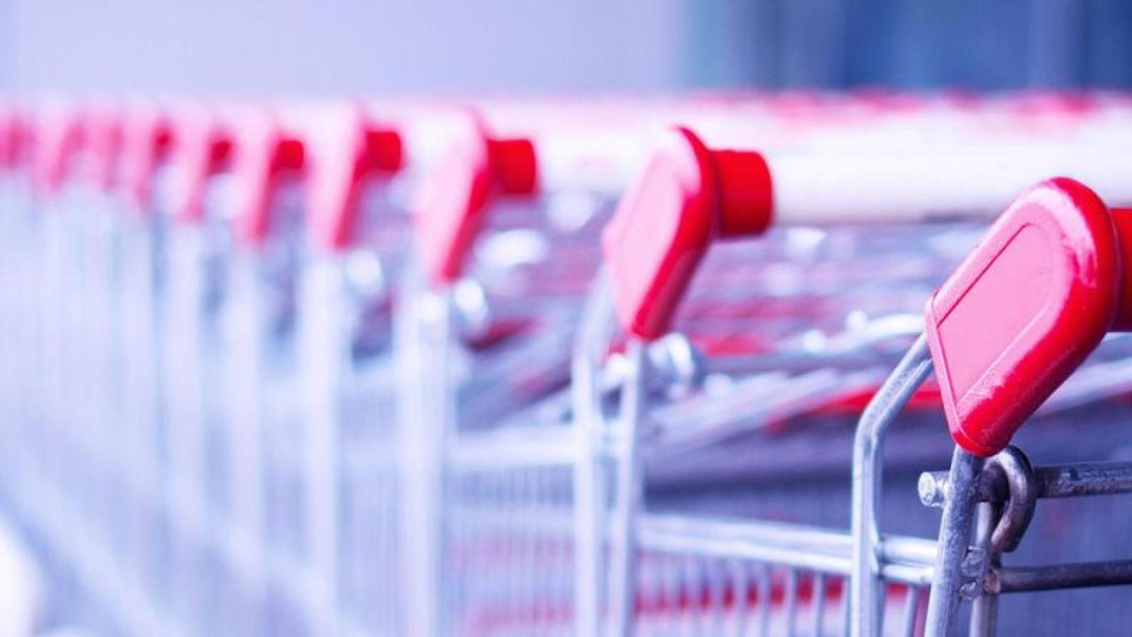 A queue of supermarket trolleys